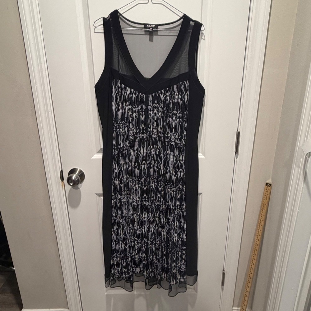 SLNY Womens Sheath Dress Mesh V-Neck Abstract Print Black White 16W